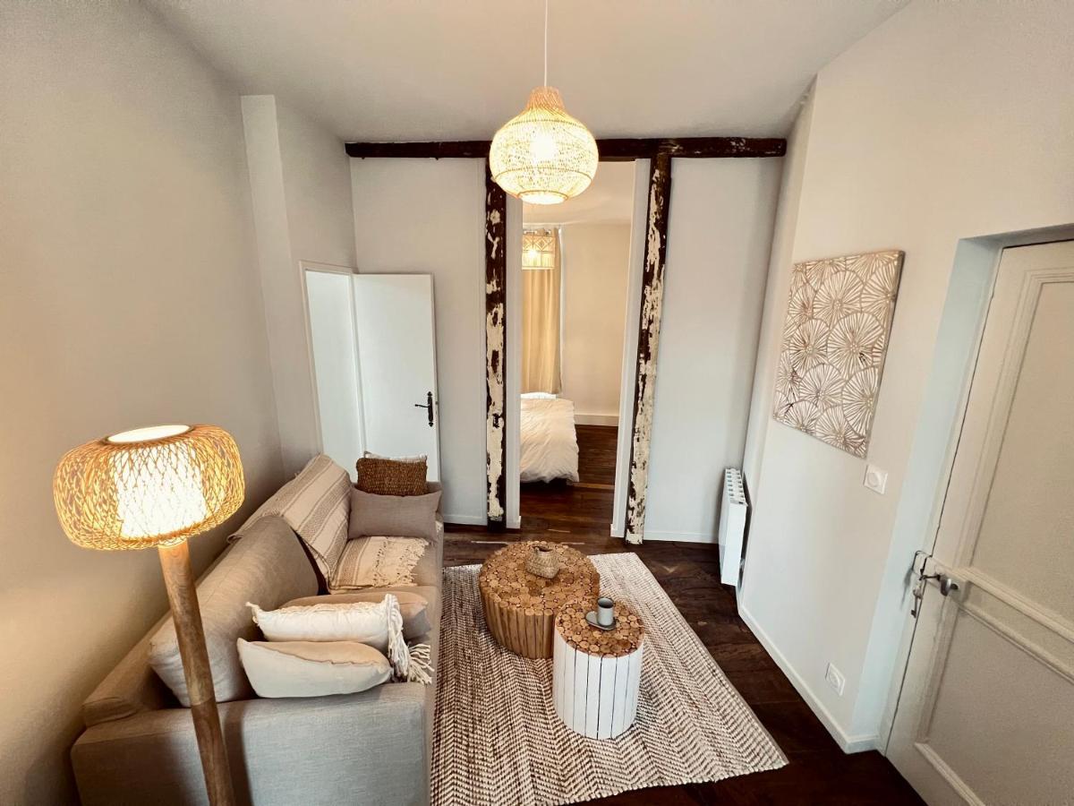 Les Suites De La Tour D'Embas Vitré Esterno foto